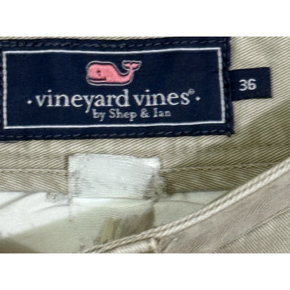 Vineyard Vines men's beige flat casual shorts 36 Cotton EUC - Picture 3 of 5
